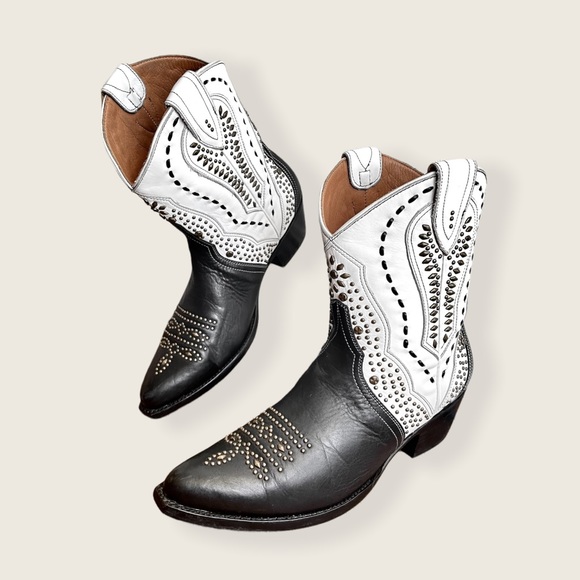 RARE Frye Tulsa Stud White Black Cowboy Pull-On Vintage Party/Festival Low Boots - Picture 13 of 14